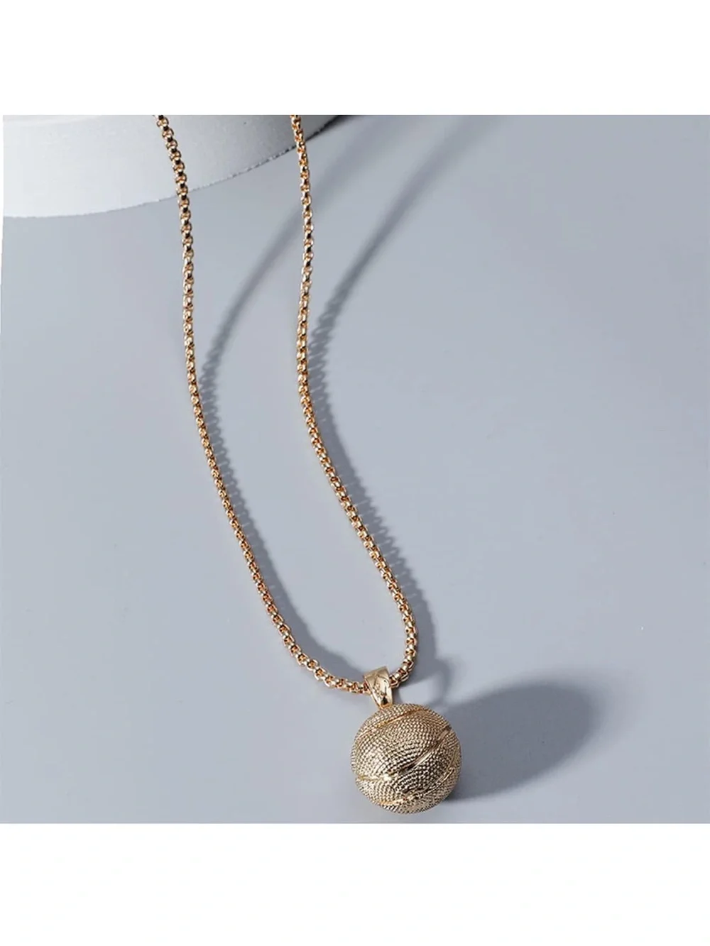 N/A stylish gold
